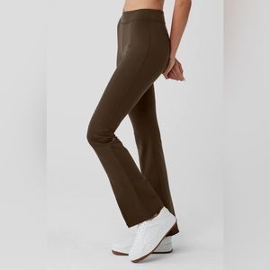 Airbrush High-Waist Flutter Legging Espresso - Alo Yoga